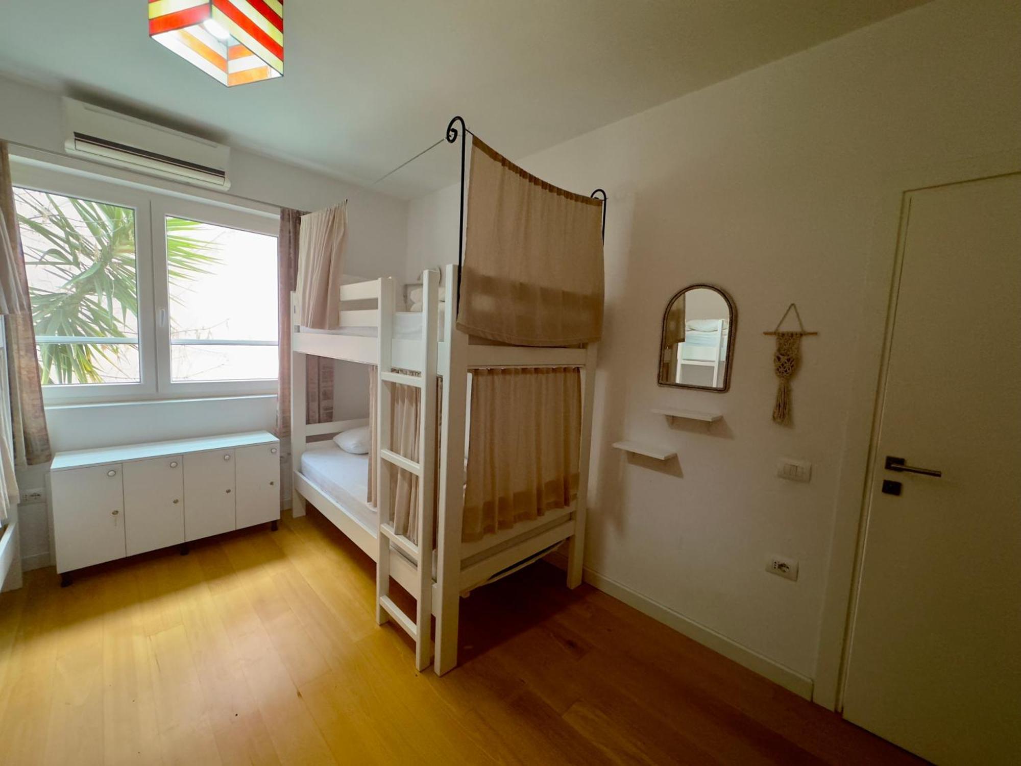 Trip'N'Hostel Chill Zone 地拉那 外观 照片