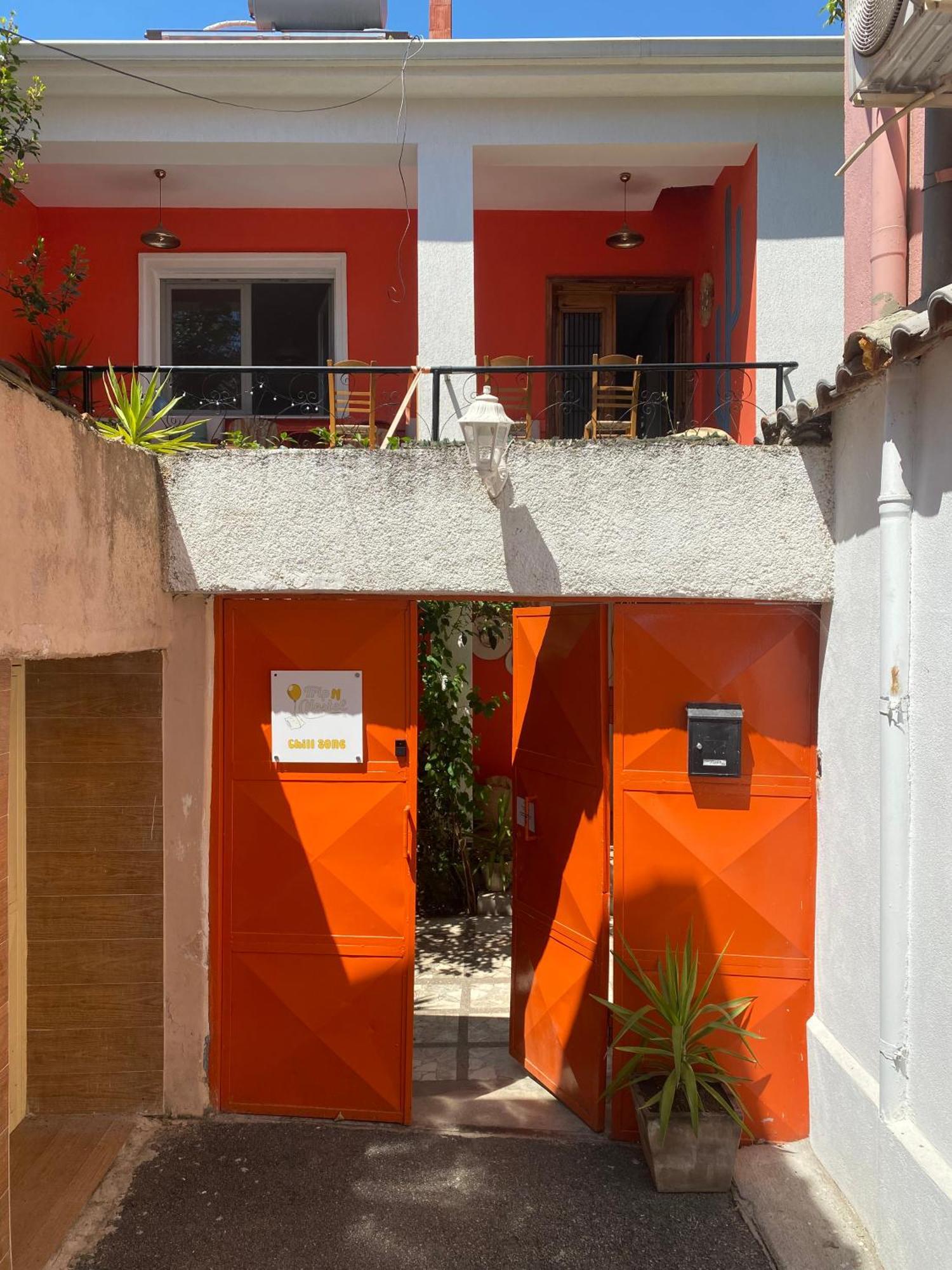 Trip'N'Hostel Chill Zone 地拉那 外观 照片